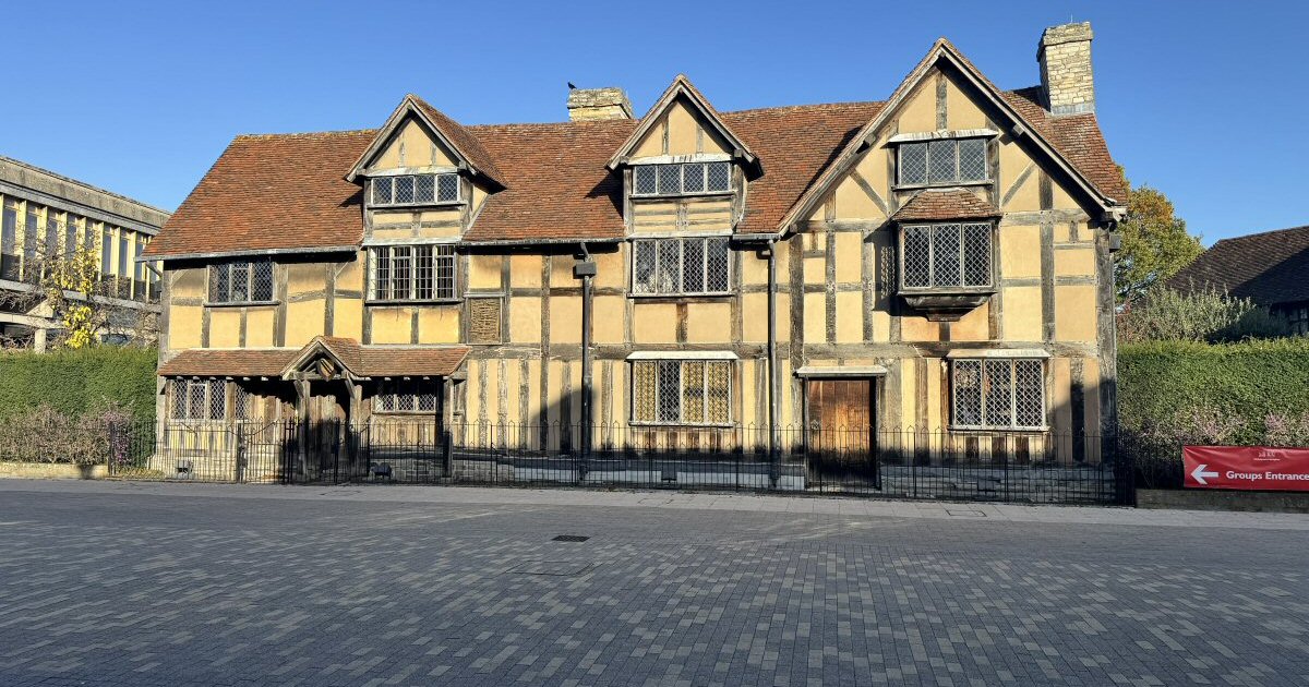 Stratford-upon-Avon Travel Guide - Shakespeare's Historic Town