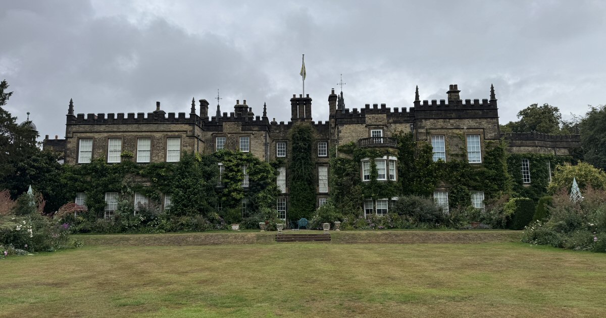 History, Glorious Gardens And A Luxury Afternoon Tea At Renishaw Hall