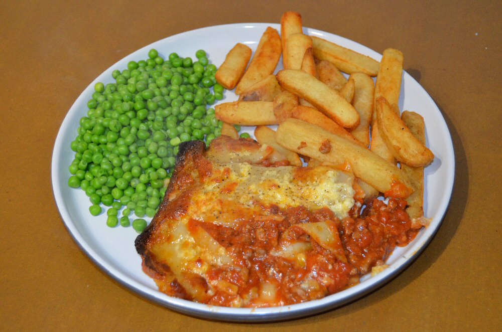 Some Tasty Ready Meals From Loubys Bakeaway Some Tasty Ready Meals From Loubys Bakeaway