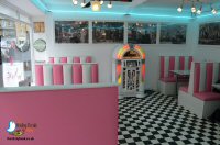 Cake & Sundaes At Ice Creams & Dreams, Bakewell