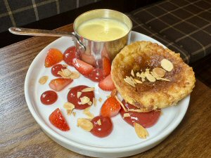 Sunday Lunch At The Scotsmans Pack, Hathersage