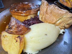 A Visit To The Cricketts Inn, Acresford, September 2026
