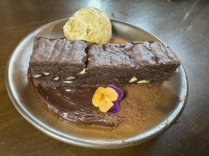 A Visit To The Cricketts Inn, Acresford, September 2026